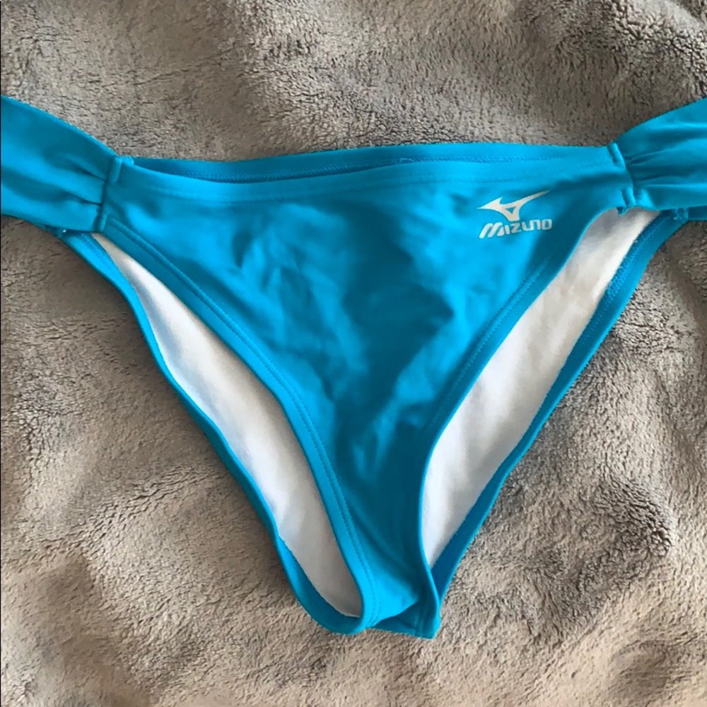 Mizuno Beach Volleyball bottoms!